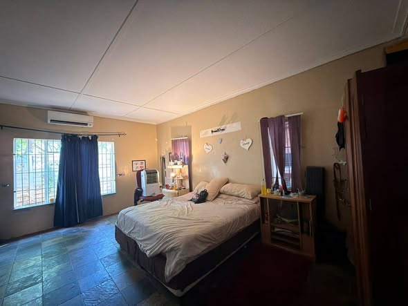 House for sale - Olympia photo 1
