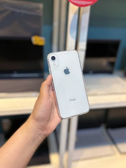 IPHONE XR 64GB photo 2