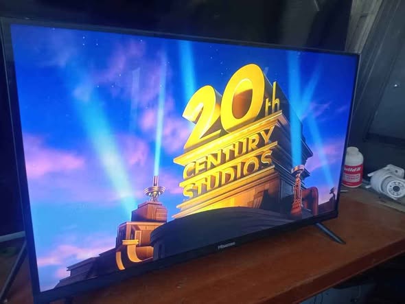 Hisense 32" Smart tv photo 1