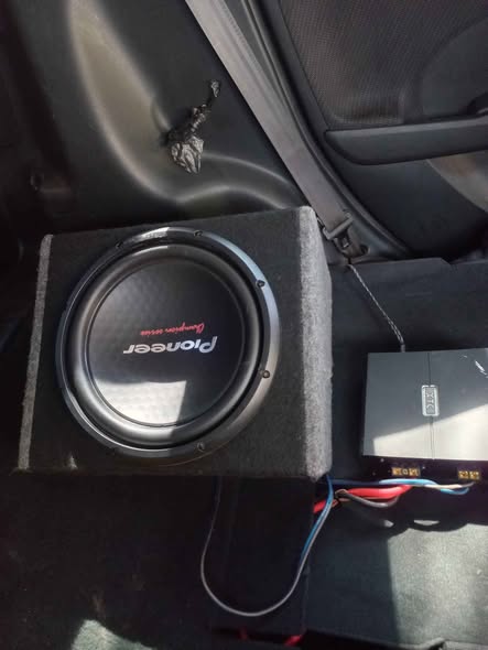 Car sound system photo 2