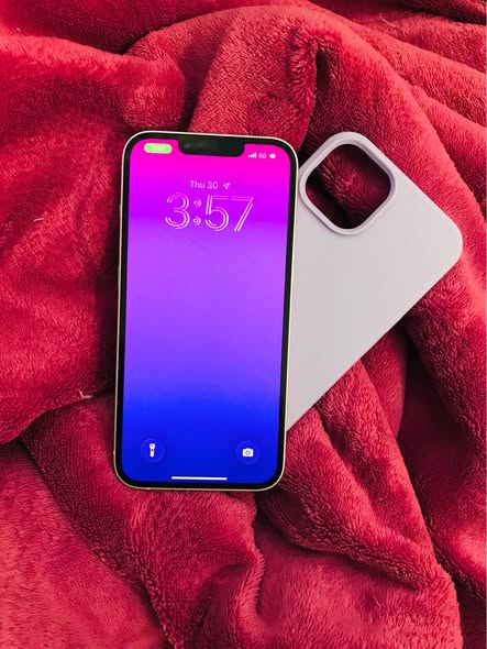 iPhone 13  128gig photo 1