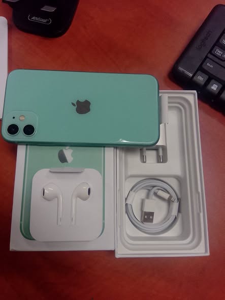 iPhone 11 photo 1