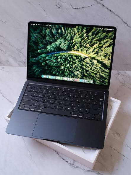 SPOTLESS 2022 MACBOOK AIR M2 photo 5