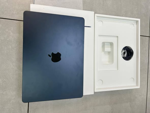 SPOTLESS 2022 MACBOOK AIR M2 photo 3