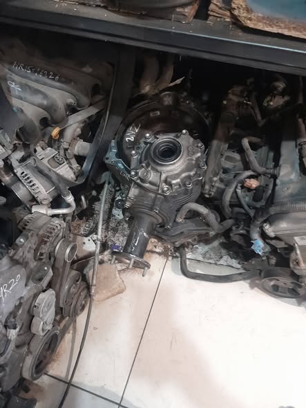 Engine's and gearbox photo 3