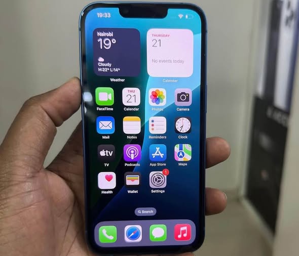 iPhone 13 photo 2