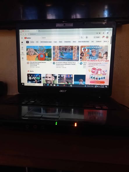 Acer laptop photo 2