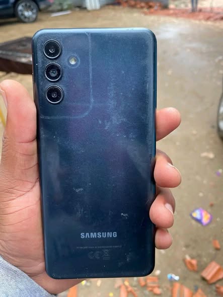 Samsung A04s photo 2