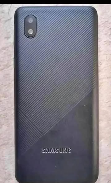 Samsung Galaxy A3 photo 2