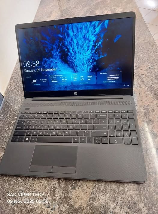 HP 250 G8 photo 1