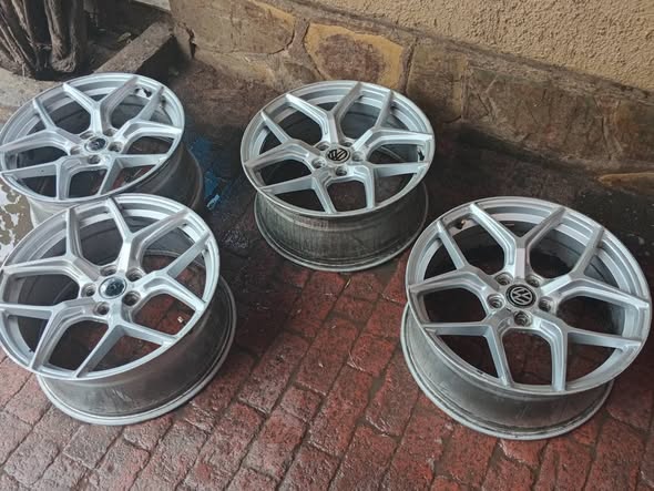 19" VOLKSWAGEN GOLF RIMS photo 3