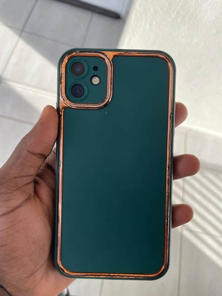 iPhone 11 photo 4