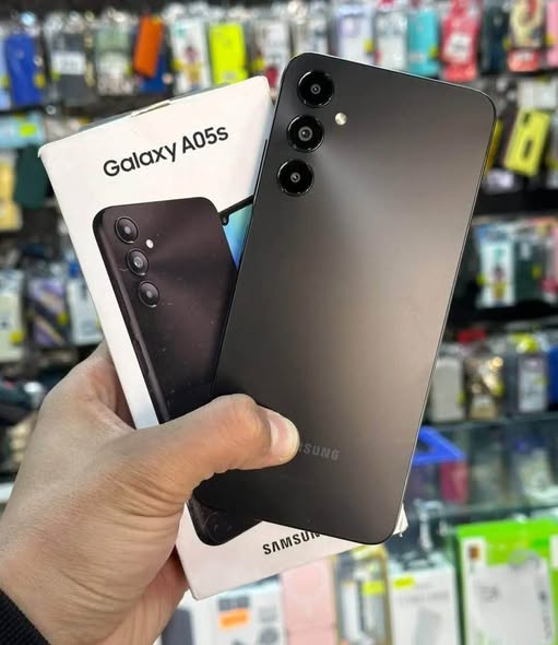 Samsung A05s photo 1