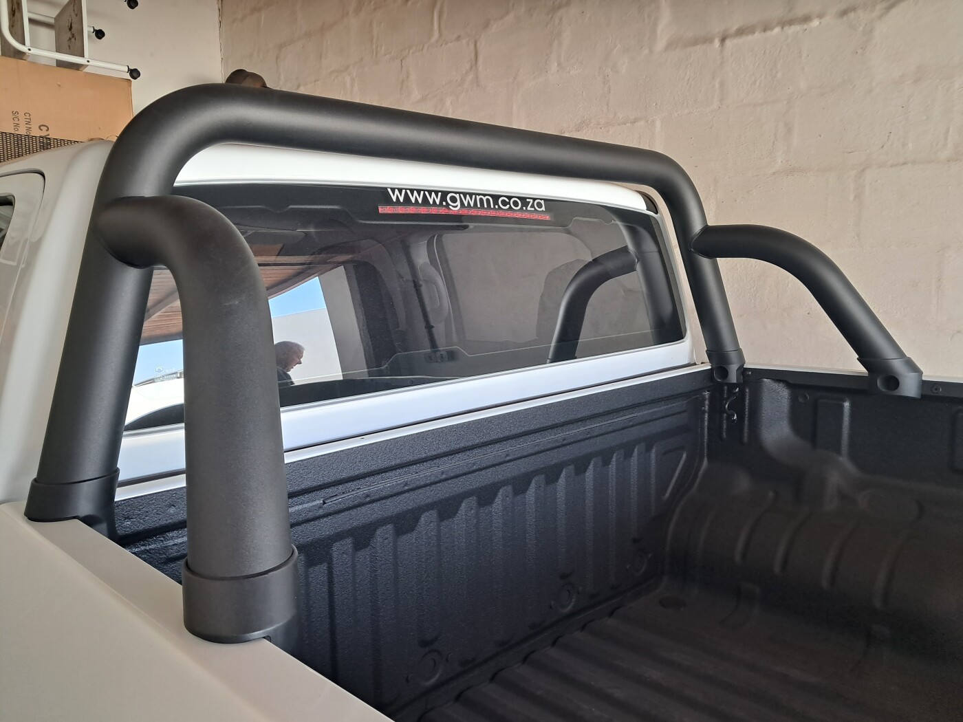GWM P300 Series roll bar photo 1