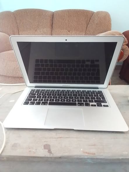 MacBook Air 13 inch photo 1