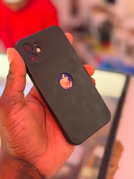iPhone 12 photo 2