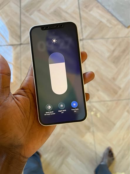 iPhone 12  128GB photo 1