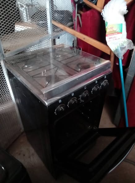 Defy 4 plate gas stove photo 2
