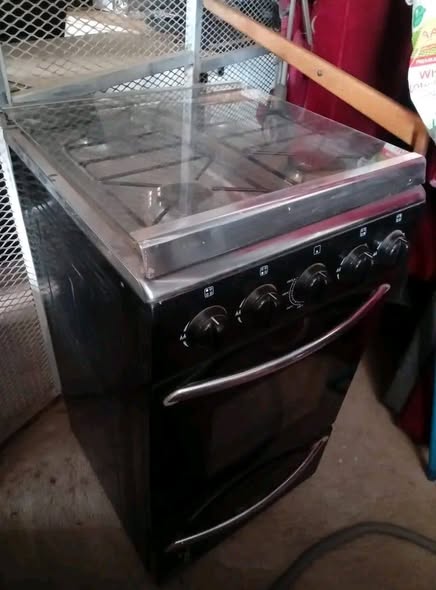 Defy 4 plate gas stove photo 3