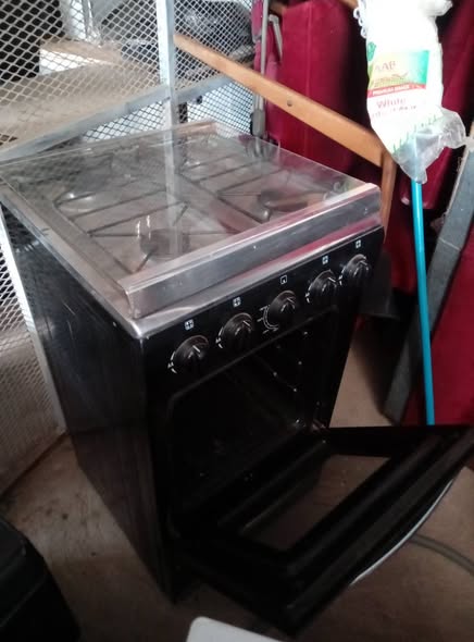 Defy 4 plate gas stove photo 4