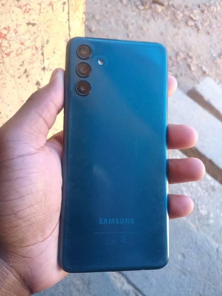 Samsung A04s photo 3