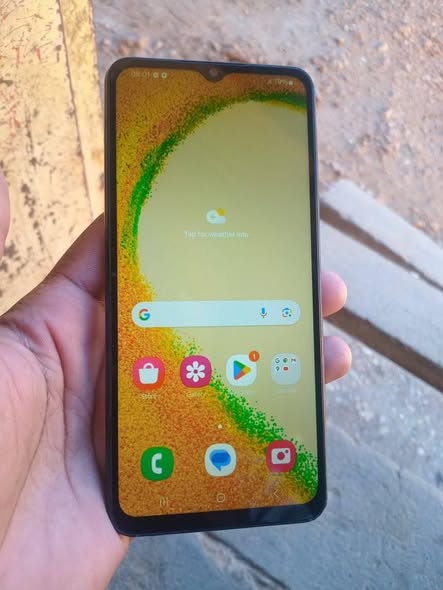Samsung A04s photo 2