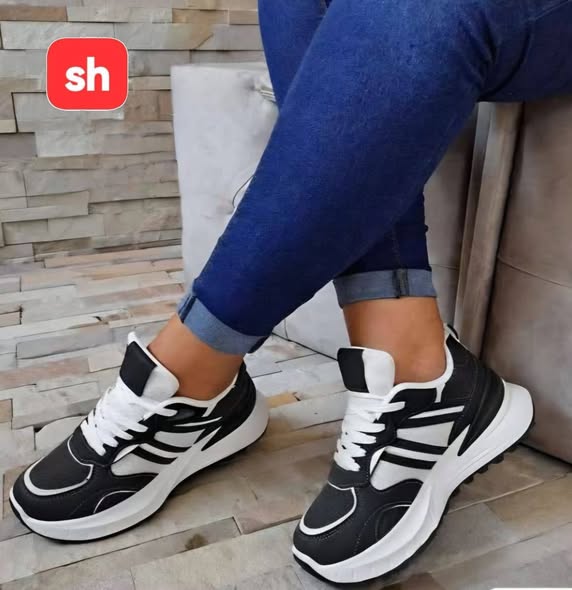 Sneakers photo 2