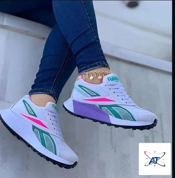 Sneakers photo 2