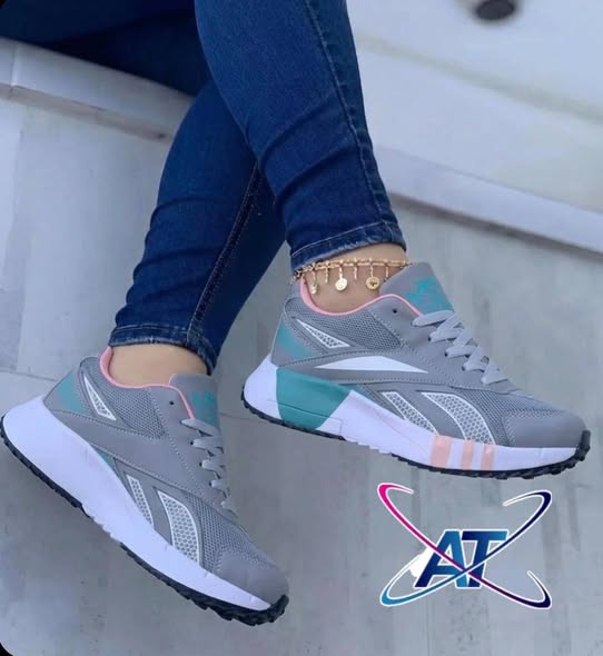 Sneakers photo 4