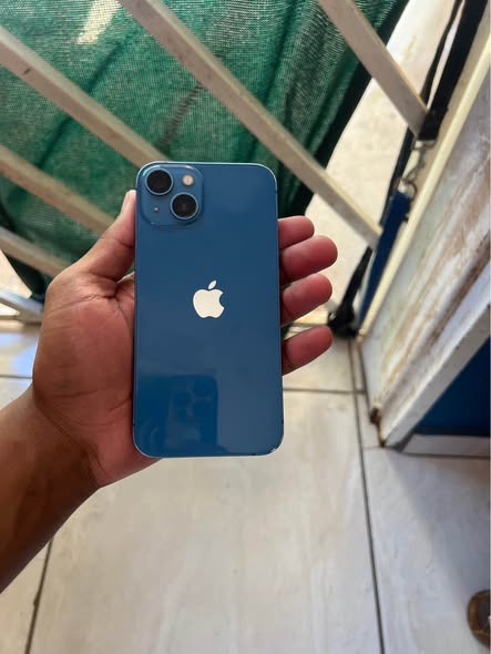 iPhone 13 photo 1