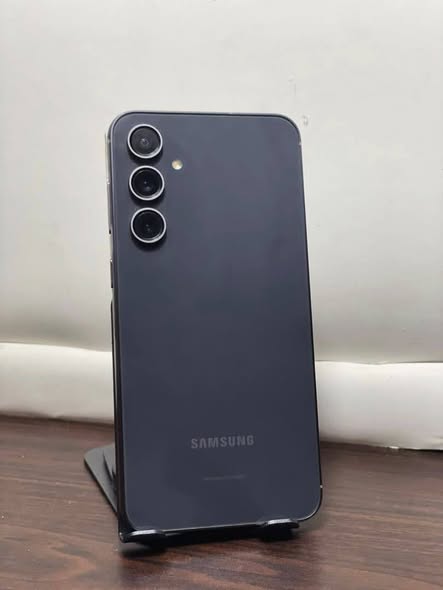 SAMSUNG GALAXY S23 FE 5G photo 3