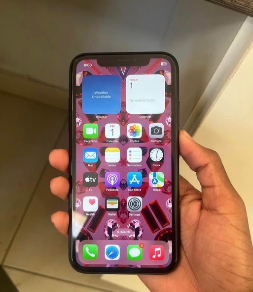 iPhone XR photo 1