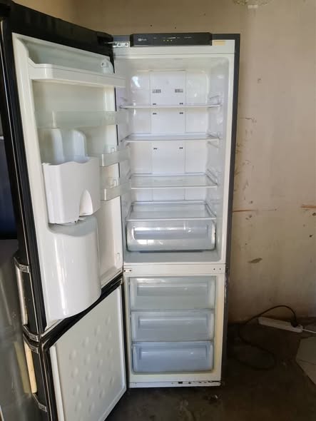 Samsung fridge photo 3