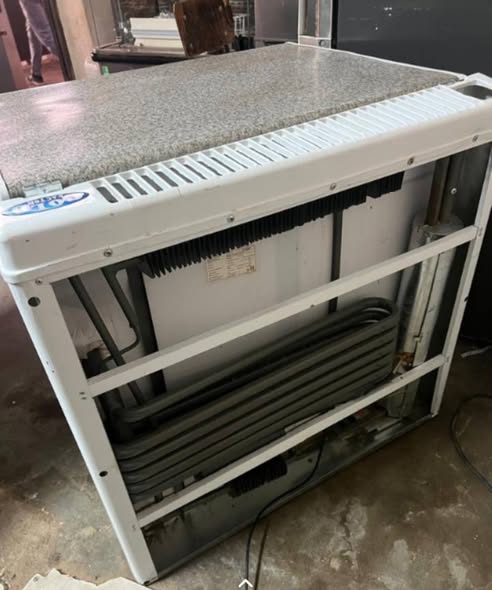 Gas and electricity freezer photo 1