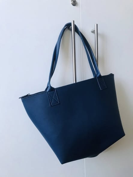 Women leather tote bags photo 2