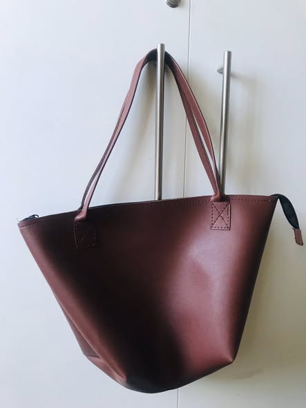Women leather tote bags photo 1