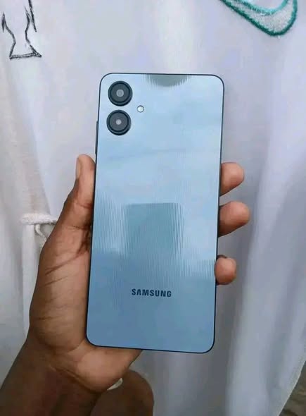 SAMSUNG A06 64GB photo 1