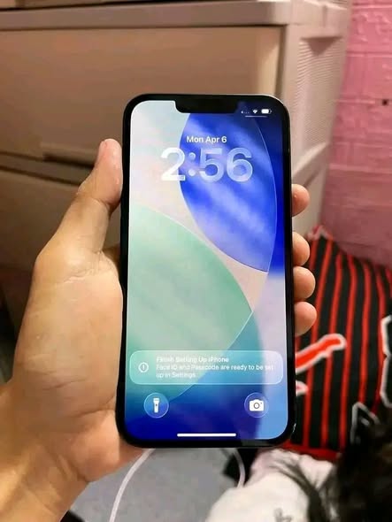 iPhone 13 128gb photo 2