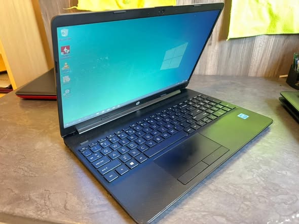 HP LAPTOP photo 3