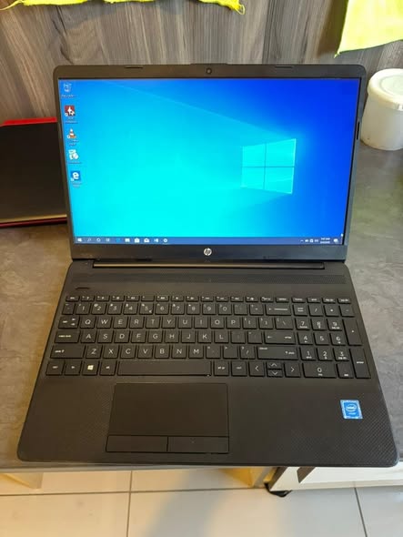 HP LAPTOP photo 1