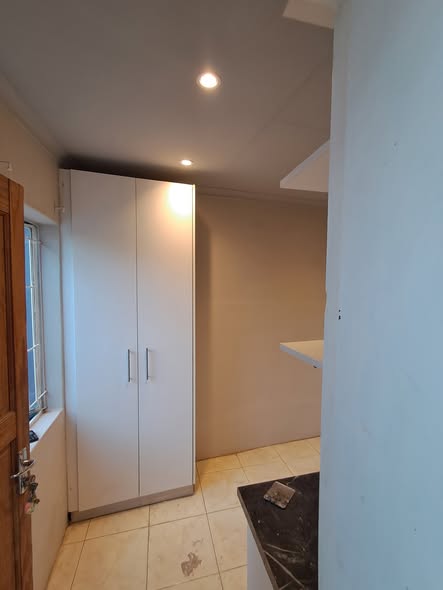 Bachelor Flat for Rent in Cimbebasia photo 3