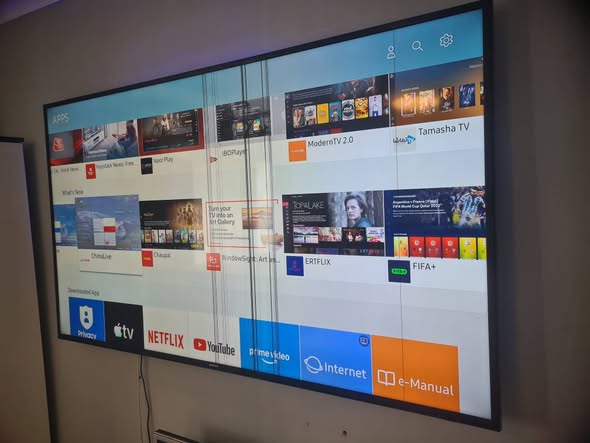SAMSUNG 65INCH SMART TV photo 3