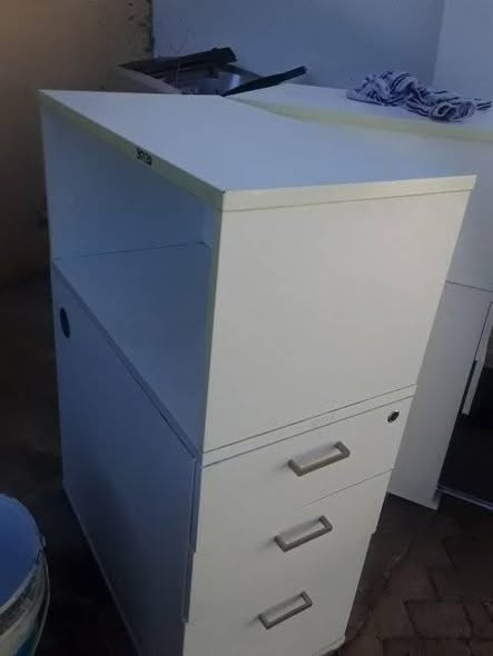 Cabinet photo 3