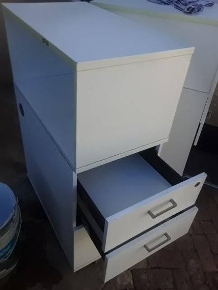 Cabinet photo 2