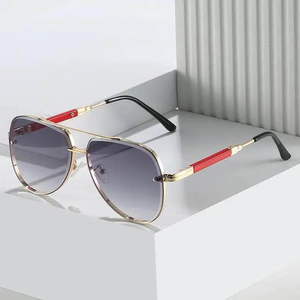 Man sunglasses photo 2