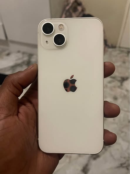 iPhone 13 photo 2