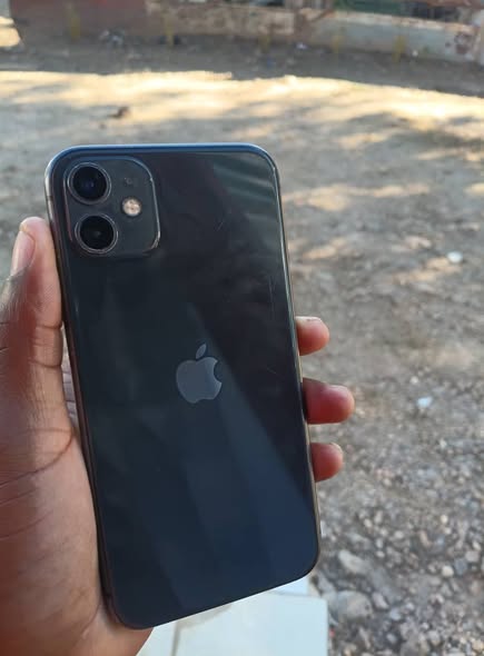 iPhone 11 128gig photo 3