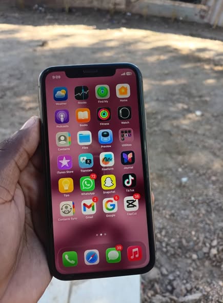 iPhone 11 128gig photo 1