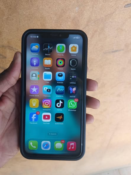 iPhone 11 Pro Max 64gb photo 1