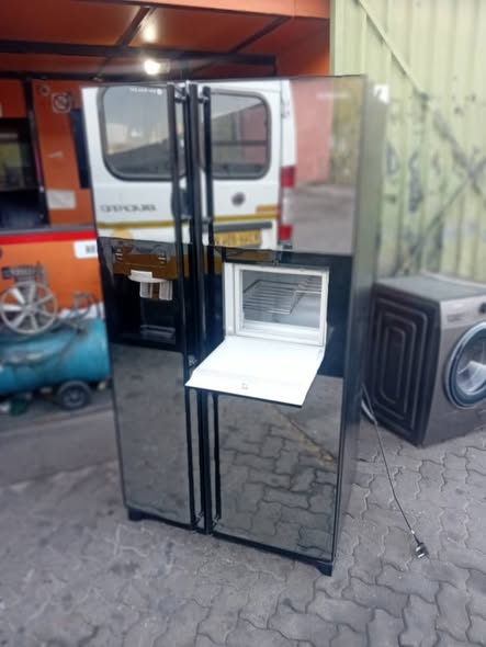 SAMSUNG FRIDGE WITH ICE  MAKER photo 1